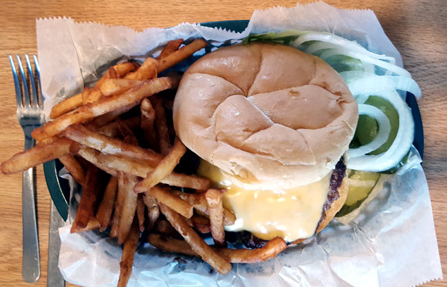 Lake Mille Lacs Bar and Grill - Burgers and Breakfast Family Friendly Restaurant