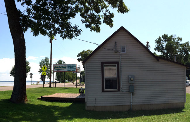 Summer Fishing Cabin Rental on Lake Mille Lacs at Rocky Reef Resort